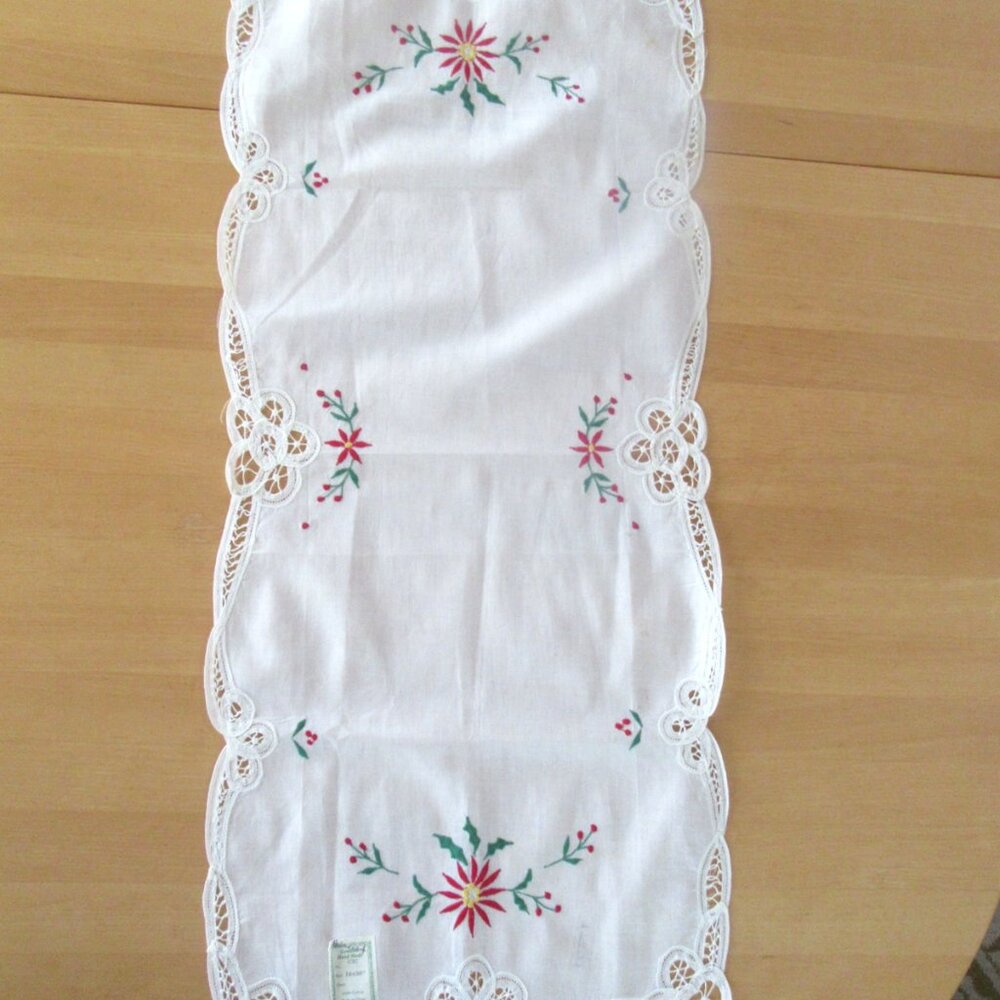 Vintage white cotton Christmas holiday table runner - embroidered poinsettias